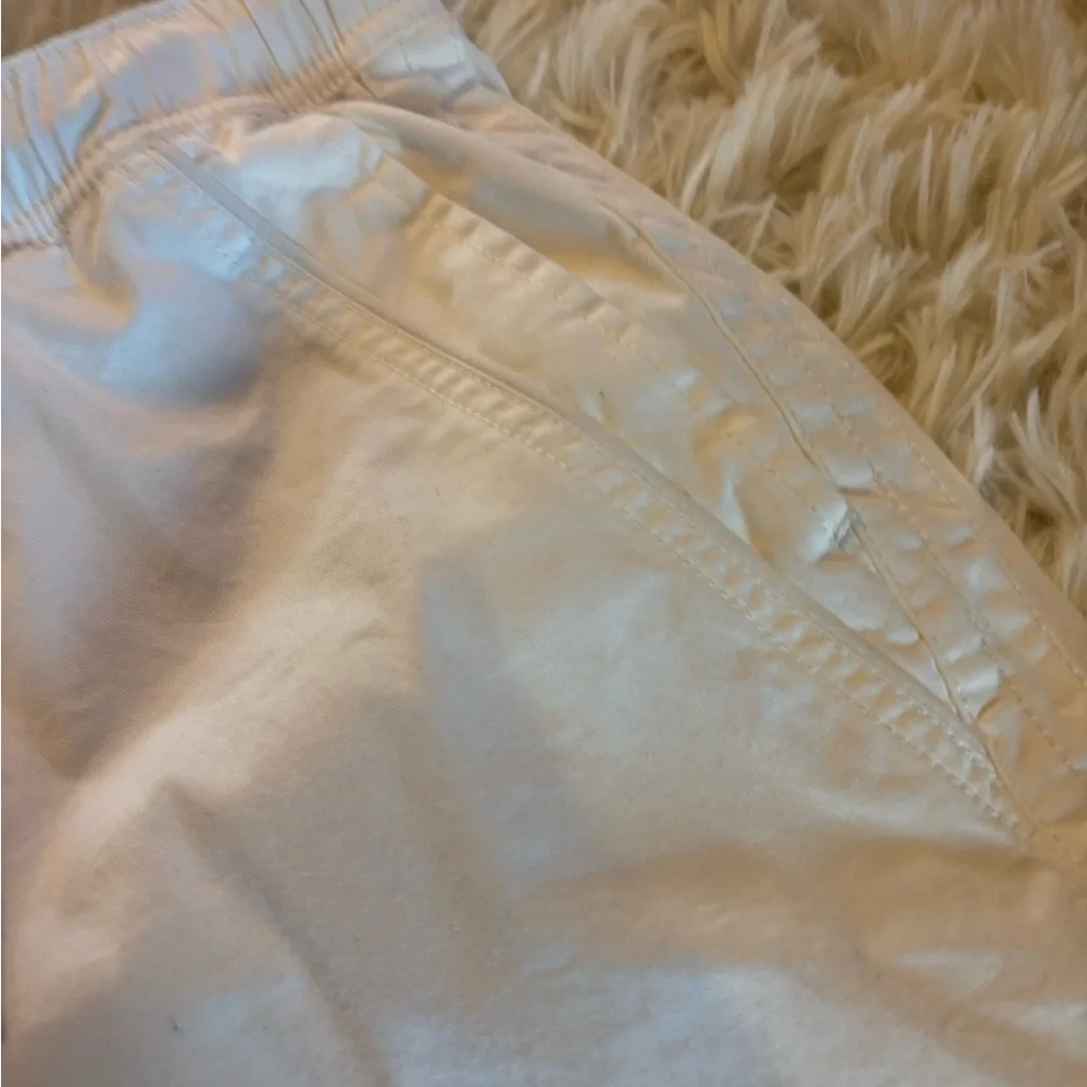 Union flat front elasticized waist white shorts size  small